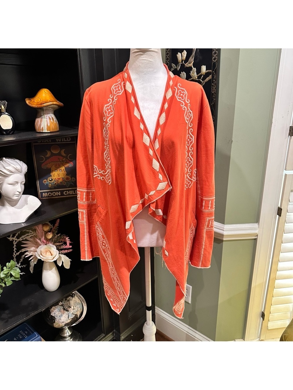 Monoreno Embroidered Open Front Cardigan – Size M